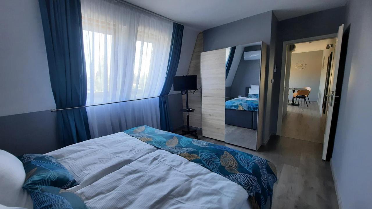 Balaton Legendaja Apartman Siofok Ngoại thất bức ảnh
