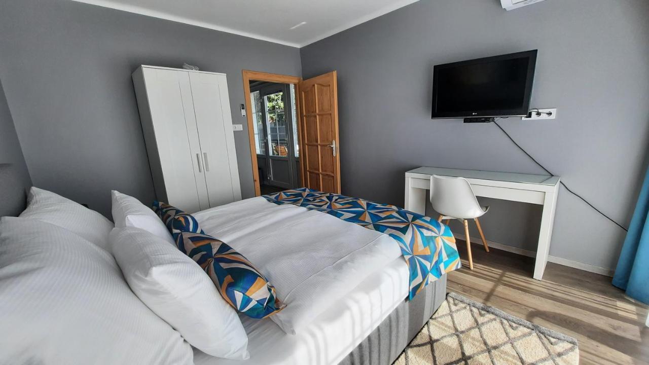 Balaton Legendaja Apartman Siofok Ngoại thất bức ảnh